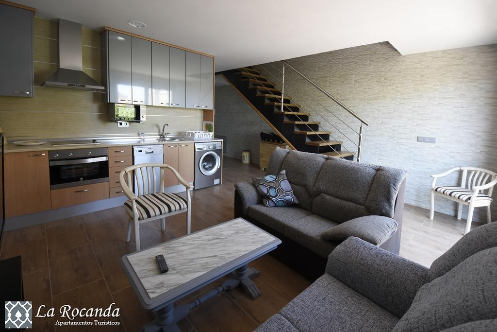 Apartamentos La Rocanda Coca Luaran gambar