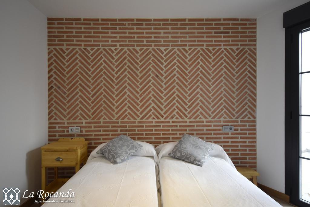 Apartamentos La Rocanda Coca Luaran gambar
