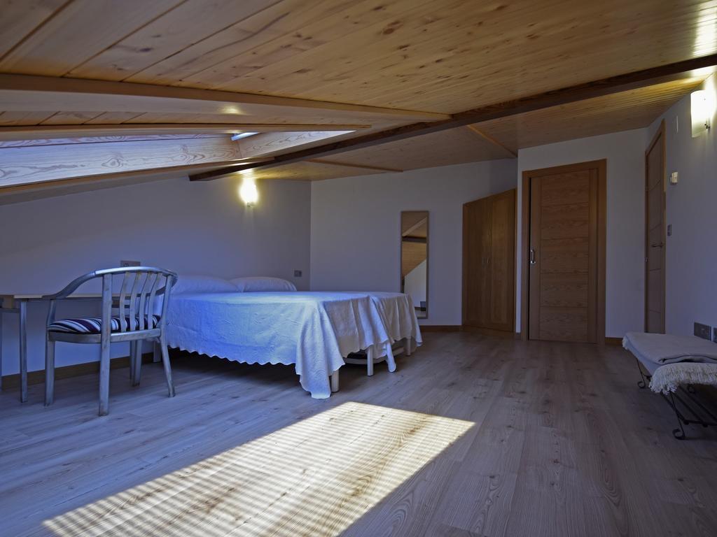 Apartamentos La Rocanda Coca Luaran gambar